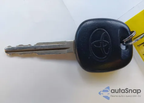 2004 Toyota Sienna Le z USA, uszkodzony, nr VIN 5TDZA23C04S111575